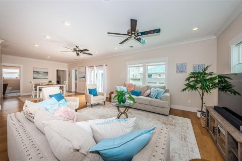 Casa en alquiler en Redington Beach, Florida, 3 dormitorios, 164.62 m2 № 1906739 - foto 14