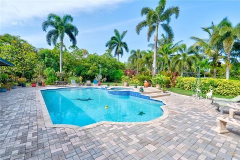 House in Miami, Florida 4 bedrooms, 170.38 sq.m. № 1948511 - photo 21