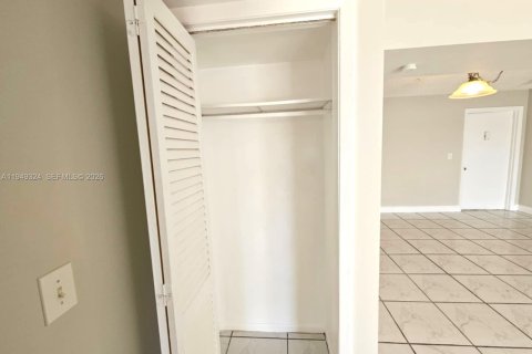 Снять в аренду кондоминиум в Бока-Ратон, Флорида 3 спальни, 119.47м2, № 2005141 - фото 6