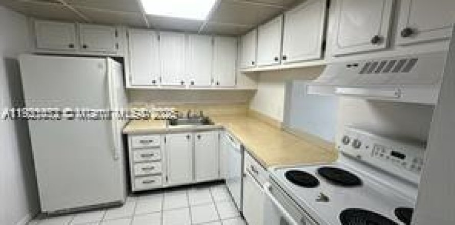 Condominio en West Palm Beach, Florida, 1 dormitorio  № 1975617