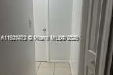Condominio en alquiler en West Palm Beach, Florida, 1 dormitorio, 65.4 m2 № 1975617 - foto 8