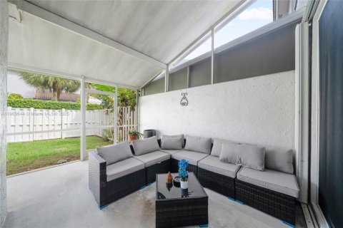 Adosado en venta en Pembroke Pines, Florida, 3 dormitorios, 142.05 m2 № 2034733 - foto 10