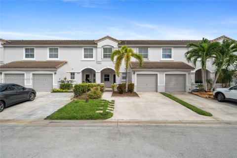 Touwnhouse à Pembroke Pines, Floride 3 chambres, 142.05 m2 № 2034733