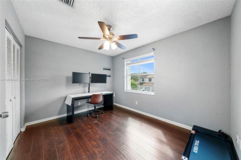 Adosado en venta en Pembroke Pines, Florida, 3 dormitorios, 142.05 m2 № 2034733 - foto 19