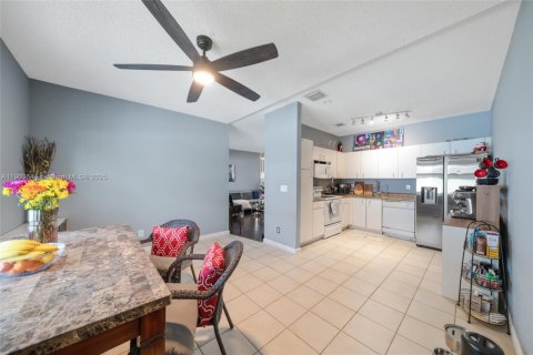 Adosado en venta en Pembroke Pines, Florida, 3 dormitorios, 142.05 m2 № 2034733 - foto 8