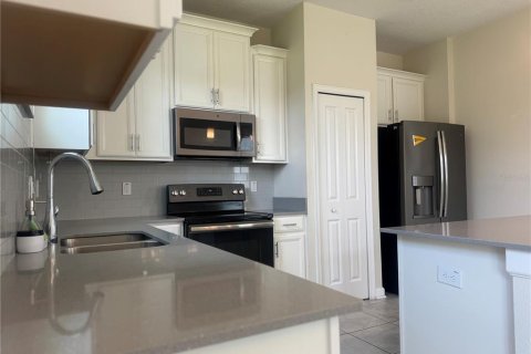 Adosado en alquiler en Kissimmee, Florida, 3 dormitorios, 171.68 m2 № 1907877 - foto 13