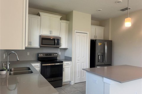 Adosado en alquiler en Kissimmee, Florida, 3 dormitorios, 171.68 m2 № 1907877 - foto 12