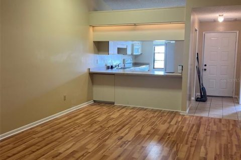 Condo in DeBary, Florida, 2 bedrooms  № 2394148 - photo 2