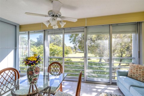 Condo in Deerfield Beach, Florida, 1 bedroom  № 1702109 - photo 22