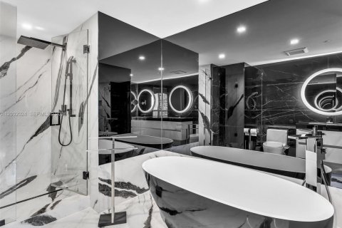 Copropriété à vendre à Miami, Floride: 2 chambres, 108.51 m2 № 2069535 - photo 30