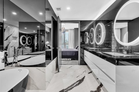 Copropriété à vendre à Miami, Floride: 2 chambres, 108.51 m2 № 2069535 - photo 29