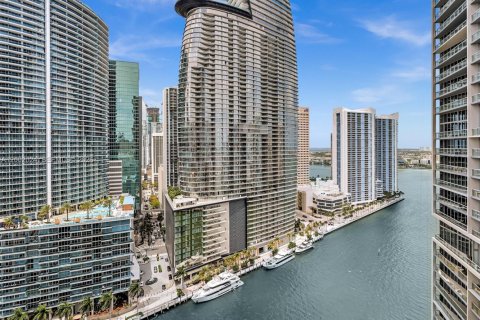 Copropriété à vendre à Miami, Floride: 2 chambres, 108.51 m2 № 2069535 - photo 16