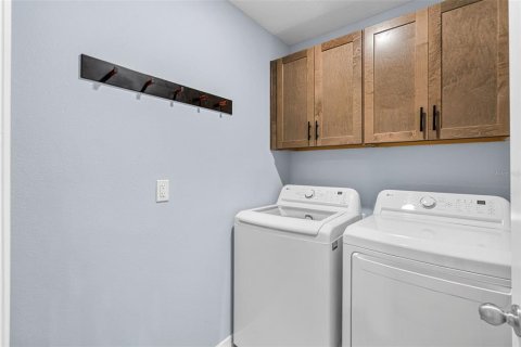 Townhouse in Orlando, Florida 3 bedrooms, 154.68 sq.m. № 2205483 - photo 15