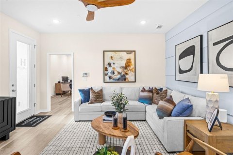 Townhouse in Orlando, Florida 3 bedrooms, 154.68 sq.m. № 2205483 - photo 24
