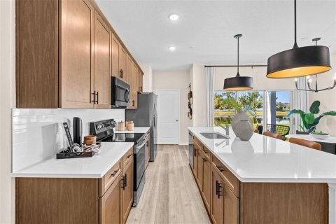 Townhouse in Orlando, Florida 3 bedrooms, 154.68 sq.m. № 2205483 - photo 5