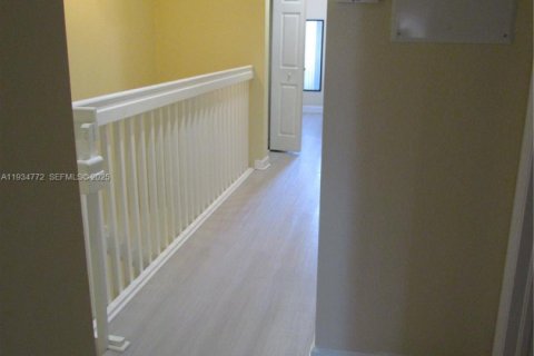 Townhouse in Miami, Florida 3 bedrooms, 139.91 sq.m. № 1992944 - photo 16