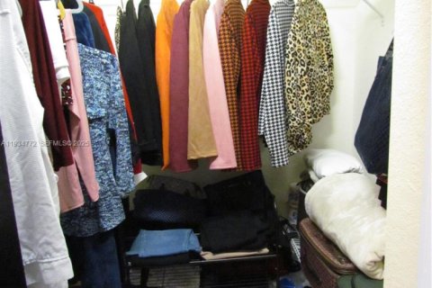 Townhouse in Miami, Florida 3 bedrooms, 139.91 sq.m. № 1992944 - photo 15