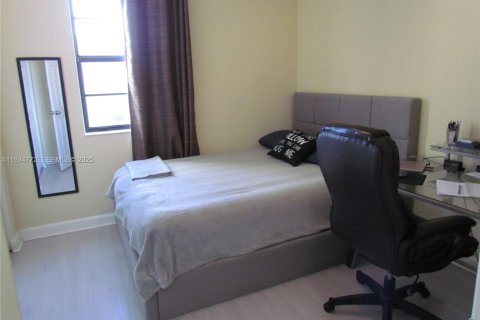 Townhouse in Miami, Florida 3 bedrooms, 139.91 sq.m. № 1992944 - photo 21