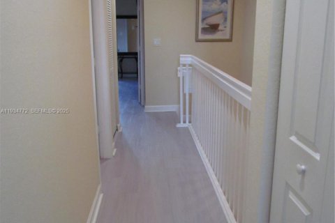 Townhouse in Miami, Florida 3 bedrooms, 139.91 sq.m. № 1992944 - photo 22