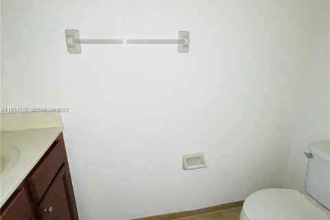 Townhouse in Miami, Florida 3 bedrooms, 139.91 sq.m. № 1992944 - photo 7