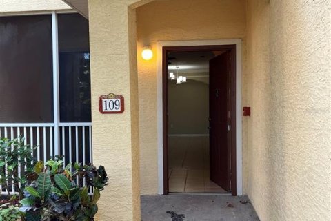 Condominio en alquiler en Orlando, Florida, 2 dormitorios, 98.38 m2 № 1886165 - foto 2