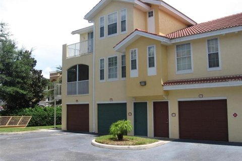 Condominio en alquiler en Orlando, Florida, 2 dormitorios, 98.38 m2 № 1886165 - foto 1
