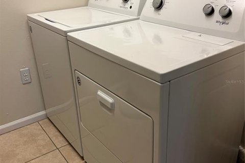 Condominio en alquiler en Orlando, Florida, 2 dormitorios, 98.38 m2 № 1886165 - foto 11