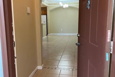 Condominio en alquiler en Orlando, Florida, 2 dormitorios, 98.38 m2 № 1886165 - foto 3