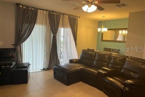 Adosado en alquiler en Davenport, Florida, 3 dormitorios, 160.16 m2 № 1904902 - foto 4