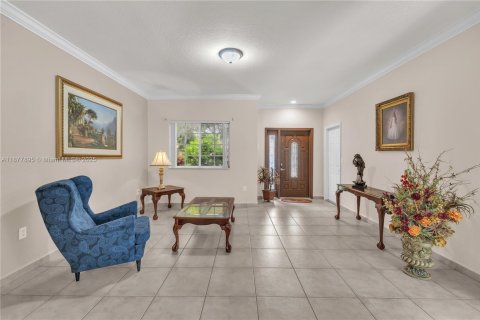 House in Miami Lakes, Florida 3 bedrooms, 141.49 sq.m. № 1921718 - photo 4