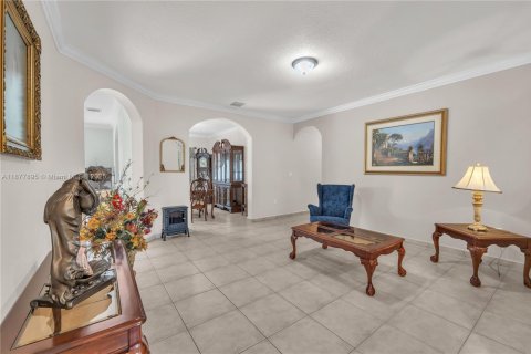 House in Miami Lakes, Florida 3 bedrooms, 141.49 sq.m. № 1921718 - photo 5