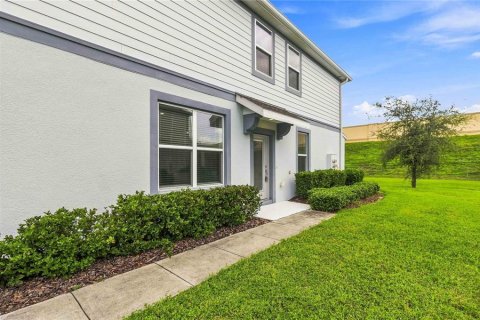 Touwnhouse à vendre à Orlando, Floride: 3 chambres, 160.54 m2 № 2351580 - photo 5