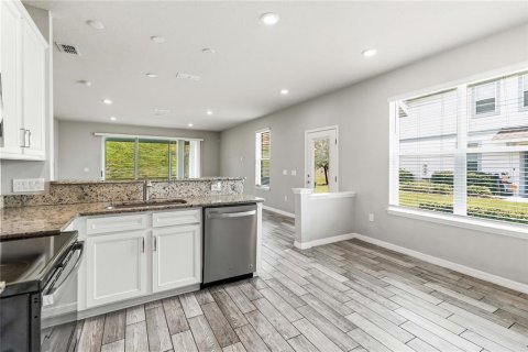 Touwnhouse à vendre à Orlando, Floride: 3 chambres, 160.54 m2 № 2351580 - photo 17