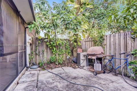 Touwnhouse à vendre à Hollywood, Floride: 4 chambres, 157.93 m2 № 1974992 - photo 7