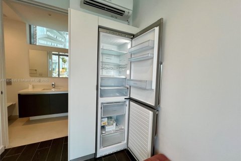 Condo in Miami, Florida  № 1743988 - photo 7