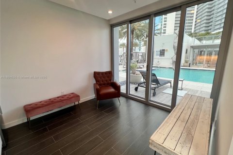 Condo in Miami, Florida  № 1743988 - photo 2