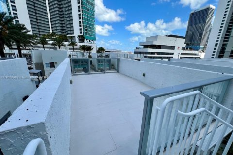 Condo in Miami, Florida  № 1743988 - photo 19