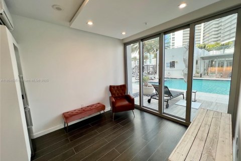 Condo in Miami, Florida  № 1743988 - photo 13