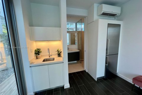 Condo in Miami, Florida  № 1743988 - photo 12