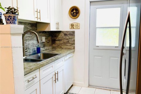 House in West Park, Florida 3 bedrooms, 88.44 sq.m. № 1796283 - photo 5