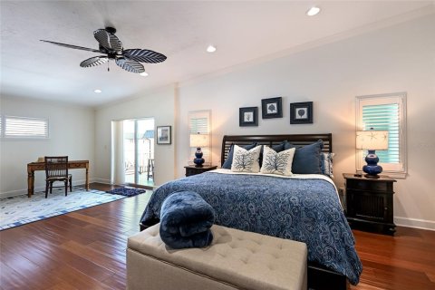 House in Bradenton Beach, Florida 4 bedrooms, 248.79 sq.m. № 2121651 - photo 17