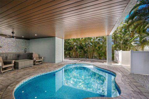 House in Bradenton Beach, Florida 4 bedrooms, 248.79 sq.m. № 2121651 - photo 30