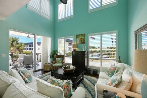 House in Bradenton Beach, Florida 4 bedrooms, 248.79 sq.m. № 2121651 - photo 4