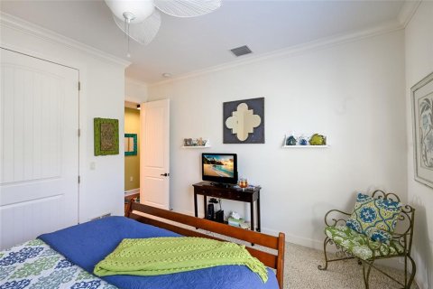 House in Bradenton Beach, Florida 4 bedrooms, 248.79 sq.m. № 2121651 - photo 13