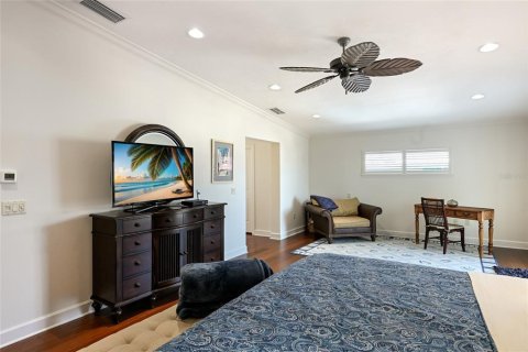House in Bradenton Beach, Florida 4 bedrooms, 248.79 sq.m. № 2121651 - photo 18