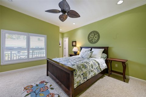 House in Bradenton Beach, Florida 4 bedrooms, 248.79 sq.m. № 2121651 - photo 24