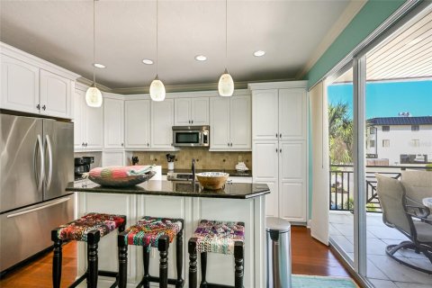 House in Bradenton Beach, Florida 4 bedrooms, 248.79 sq.m. № 2121651 - photo 9