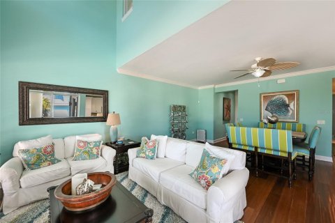 House in Bradenton Beach, Florida 4 bedrooms, 248.79 sq.m. № 2121651 - photo 5