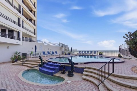 Condominio en venta en Ormond Beach, Florida, 3 dormitorios, 193.42 m2 № 2105660 - foto 17