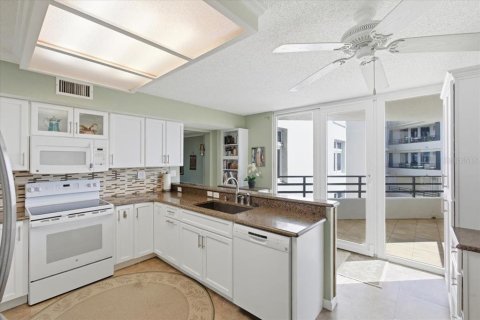 Condominio en venta en Ormond Beach, Florida, 3 dormitorios, 193.42 m2 № 2105660 - foto 11